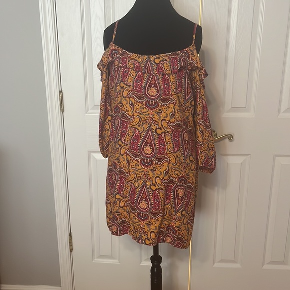 HOLLISTER PAISLEY COLD SHOULDER DRESS - SIZE LARGE - Picture 1 of 7